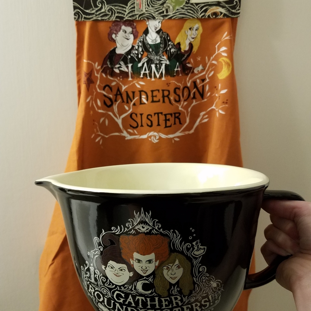New Hocus Pocus Halloween Apron - Picture 5 of 5